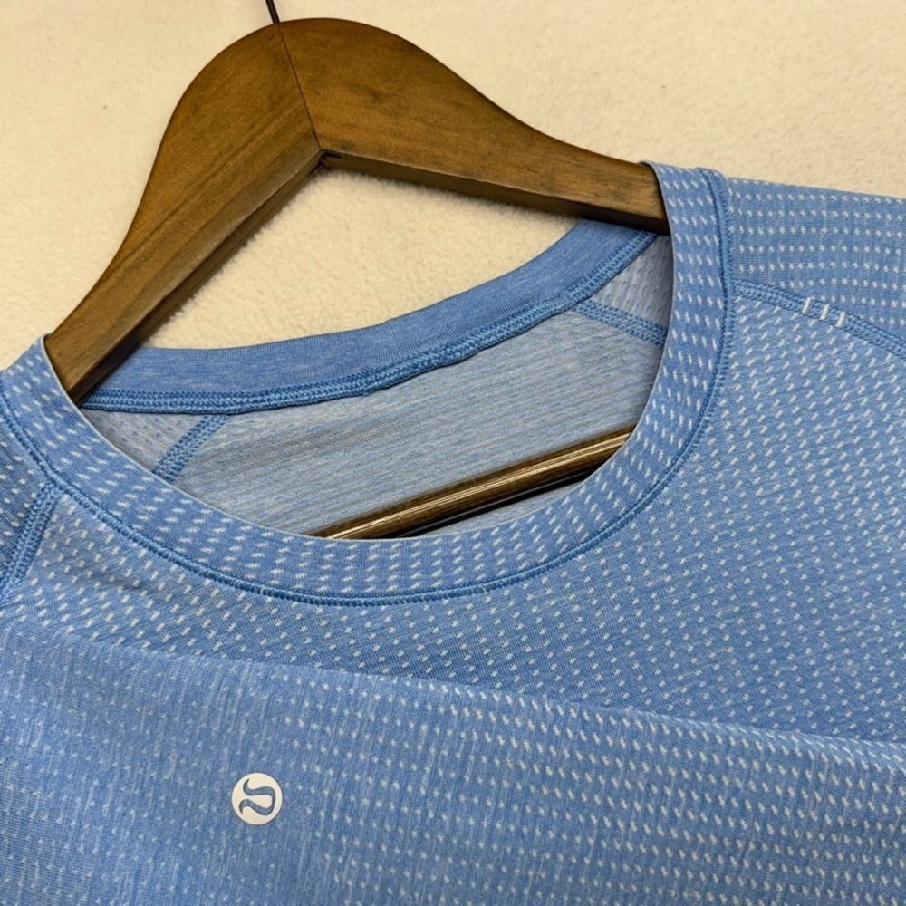 Lululemon Shirt mens large Blue metal Tech Vent Lightweight Running Gym Training
